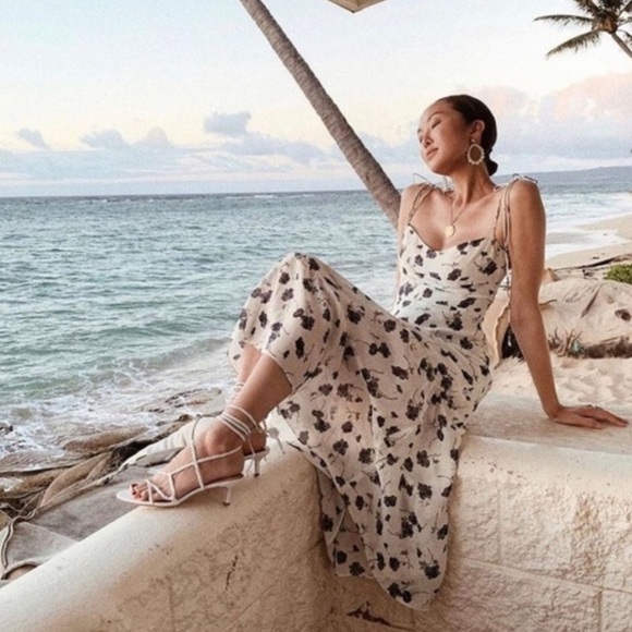 Reformation Emmie Midi Floral Dress in Blueberries - Picture 2 of 7